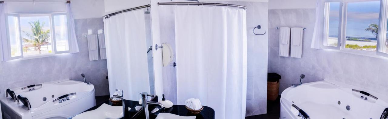 Hotel Angermeyer Waterfront Inn 푸에르토아요라 외부 사진