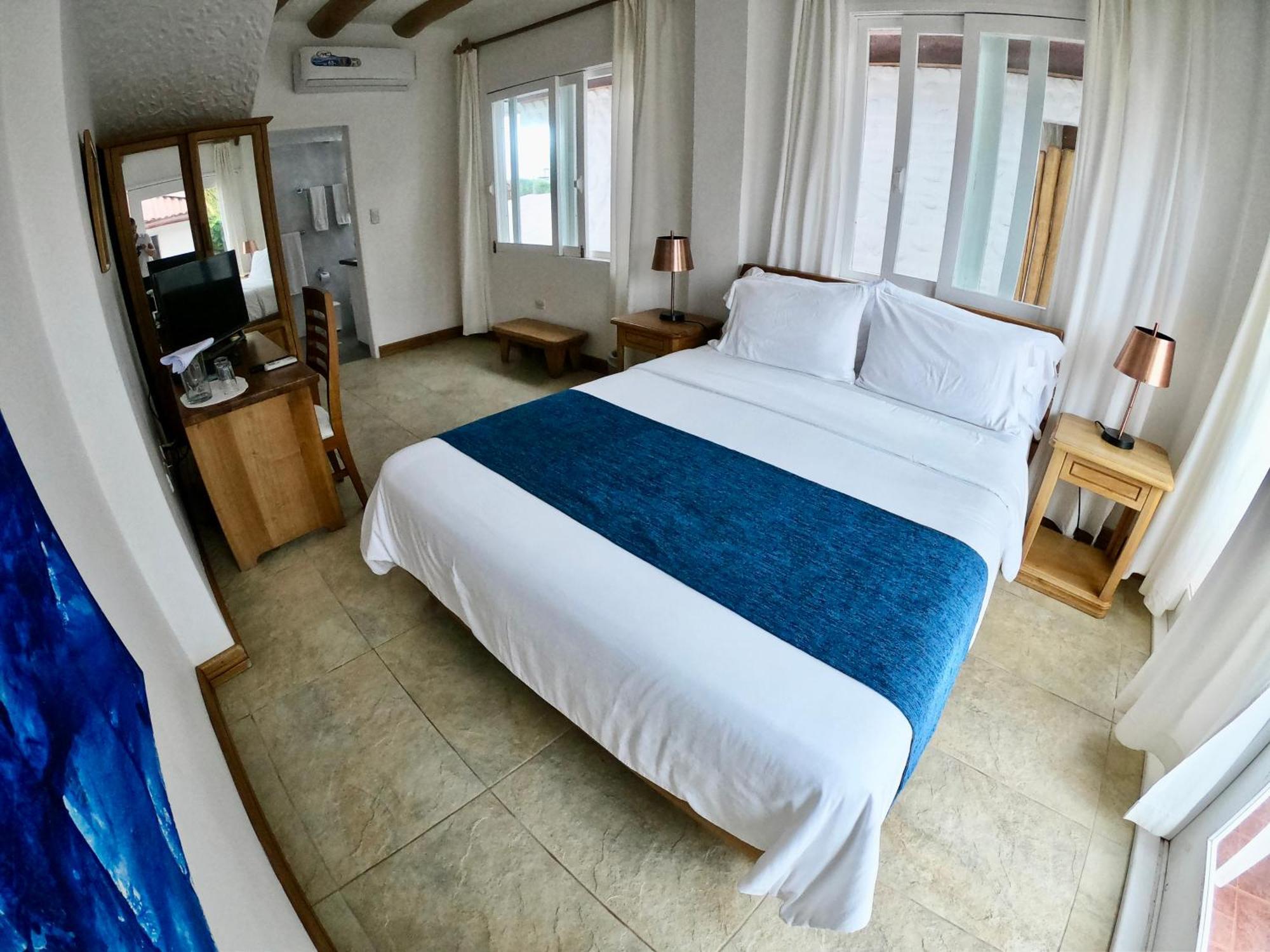 Hotel Angermeyer Waterfront Inn 푸에르토아요라 외부 사진