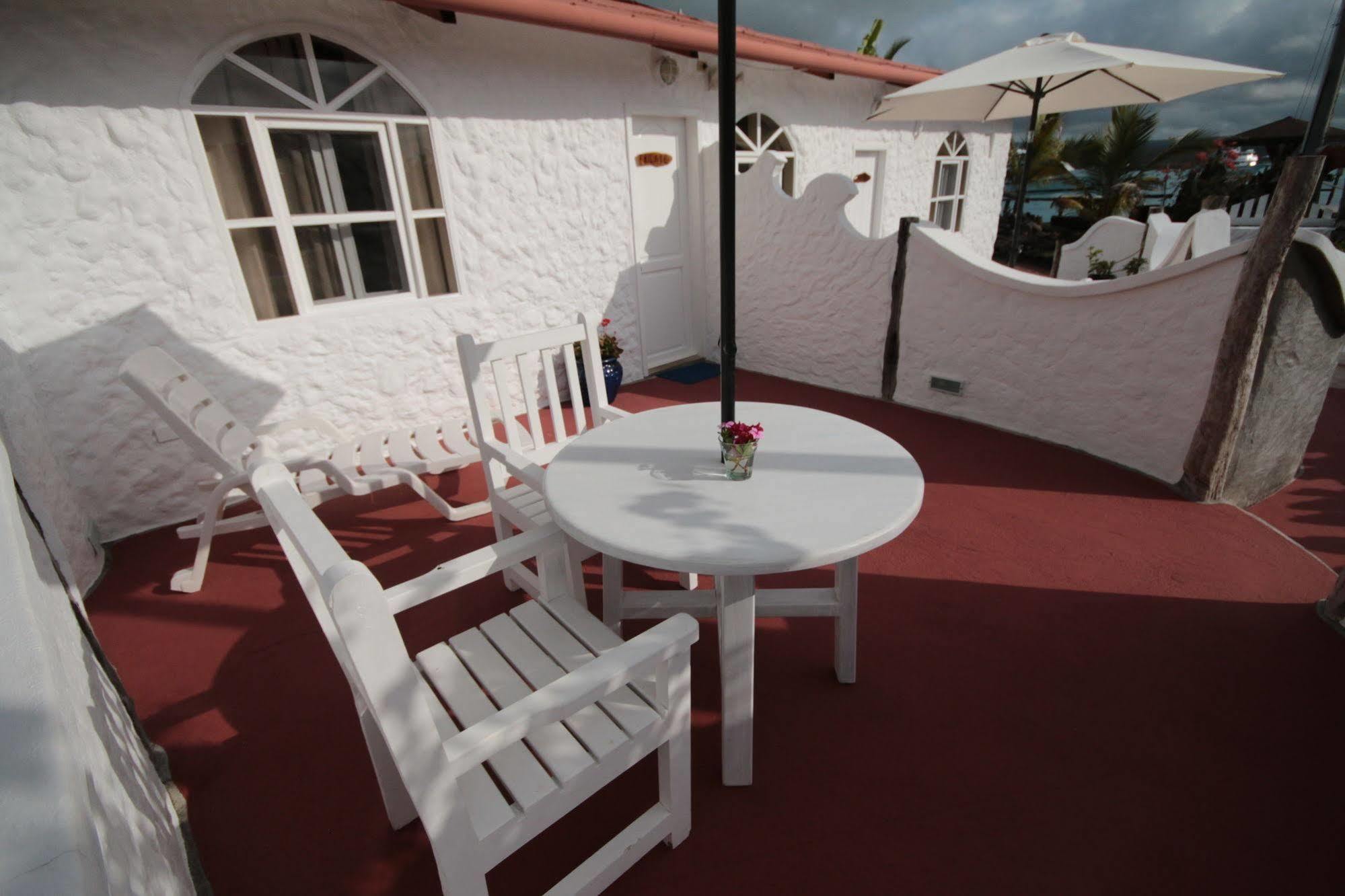 Hotel Angermeyer Waterfront Inn 푸에르토아요라 외부 사진