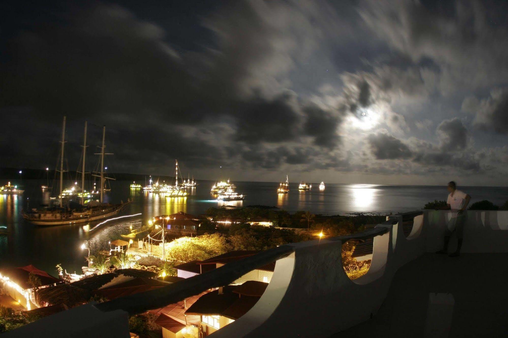 Hotel Angermeyer Waterfront Inn 푸에르토아요라 외부 사진